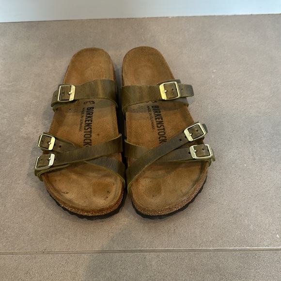 Women's Birkenstock sandals, worn once did not like the style - Picture 2 of 4